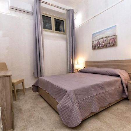 Garden House: Apartments And Rooms For Holidays Палермо Екстериор снимка