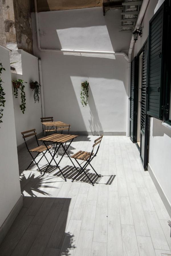 Garden House: Apartments And Rooms For Holidays Палермо Екстериор снимка