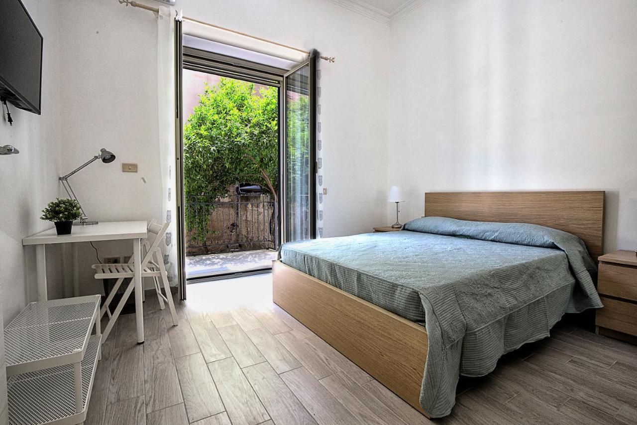 Garden House: Apartments And Rooms For Holidays Палермо Екстериор снимка