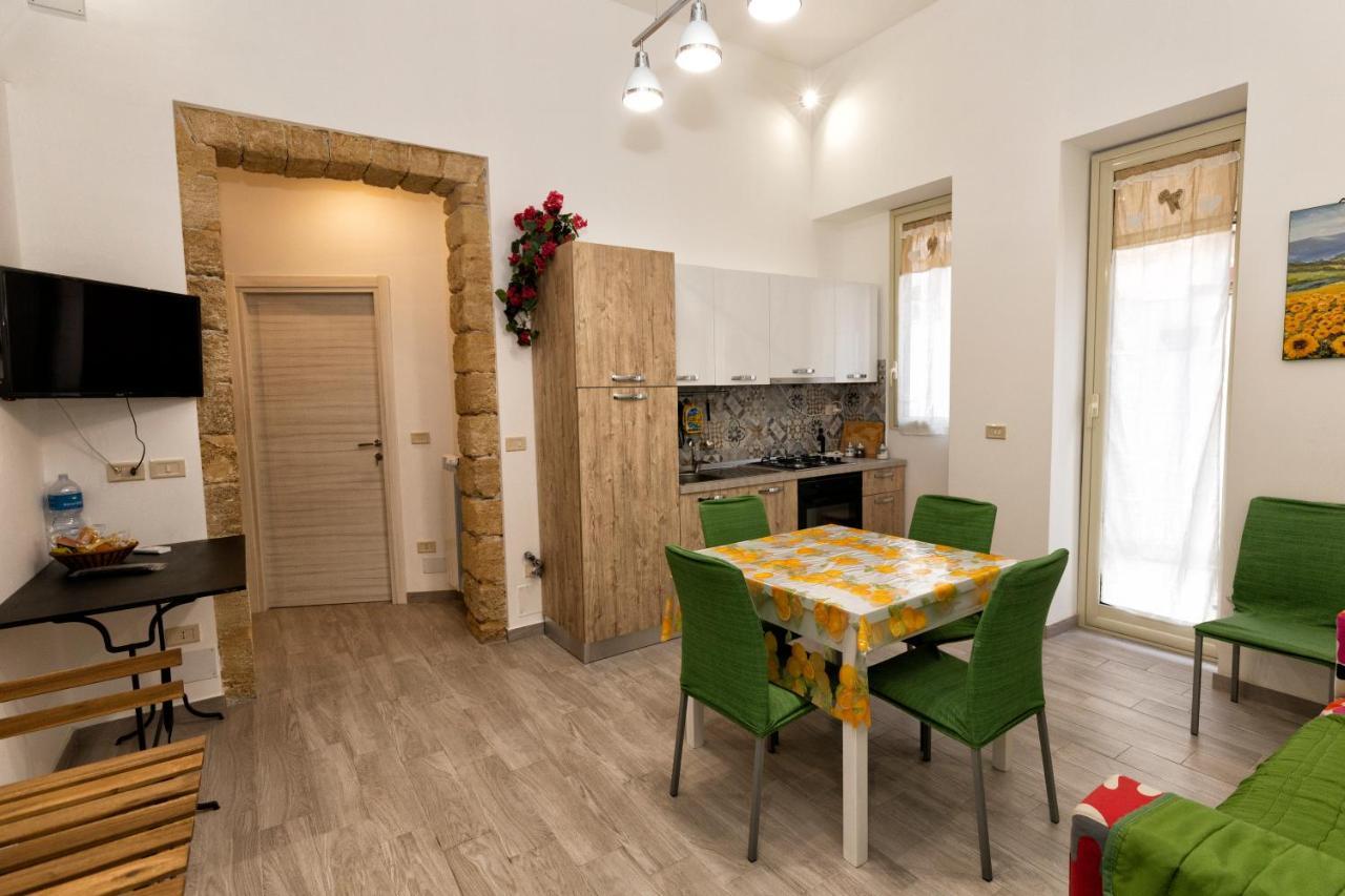 Garden House: Apartments And Rooms For Holidays Палермо Екстериор снимка